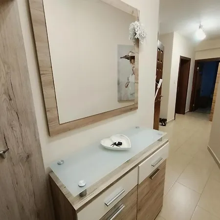 Apartment ап 5 с паркомясто, до центъра и морската градина Burgas