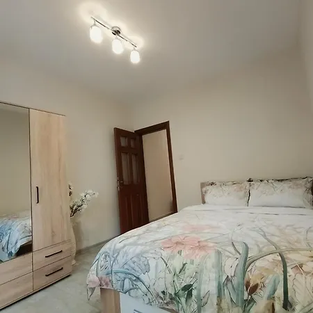 Apartment ап 5 с паркомясто, до центъра и морската градина