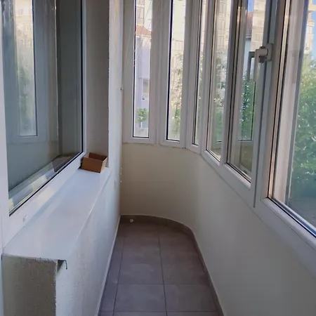 ап 5 с паркомясто, до центъра и морската градина Apartment *