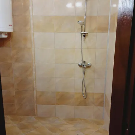 ап 5 с паркомясто, до центъра и морската градина Apartment